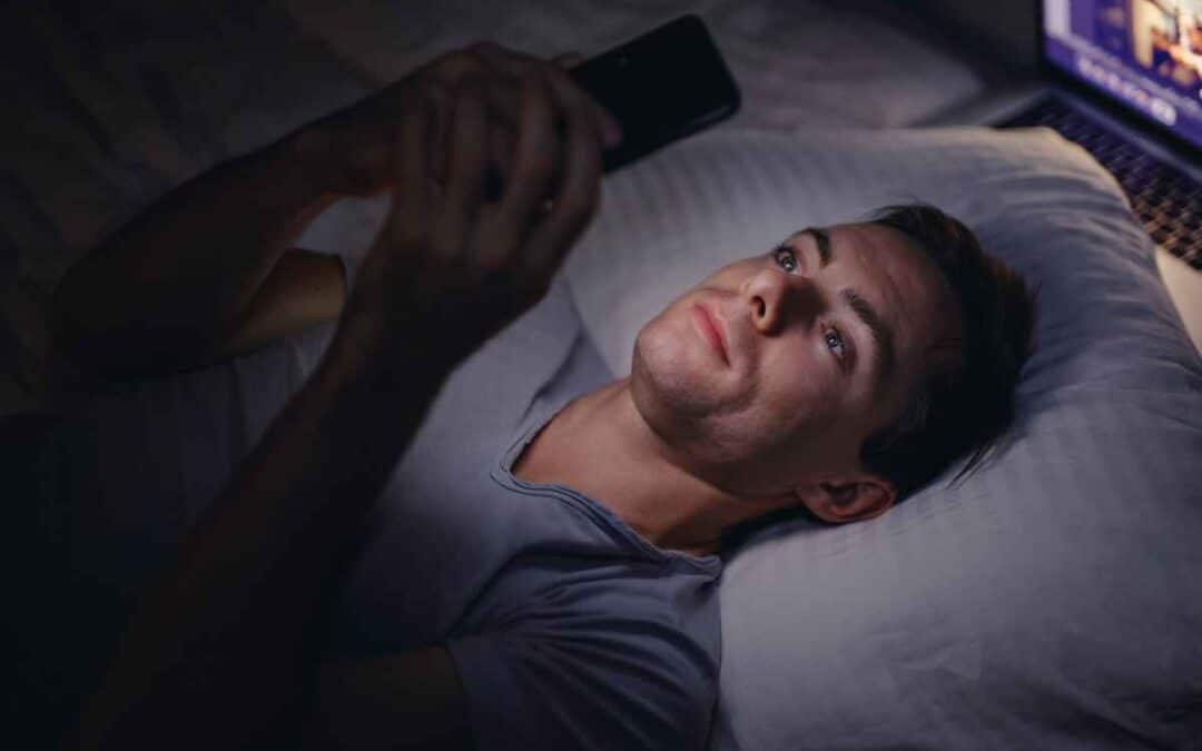 Sleep Pathophysiology: How Screen Time Before Bed Affects Sleep